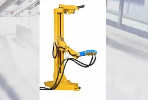 Die neuen Strahlroboter, hier der wandgeführte „Blastman B16XS“ zeichnen sich u.a. durch die Verwendung hochwertiger, besonders verschleißbeständiger Materialien aus. Foto: Blastman